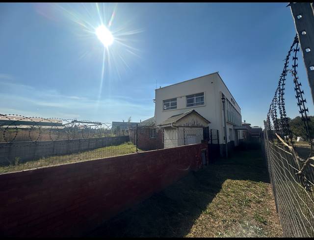 655M² WAREHOUSE FOR SALE IN DRIEHOEK